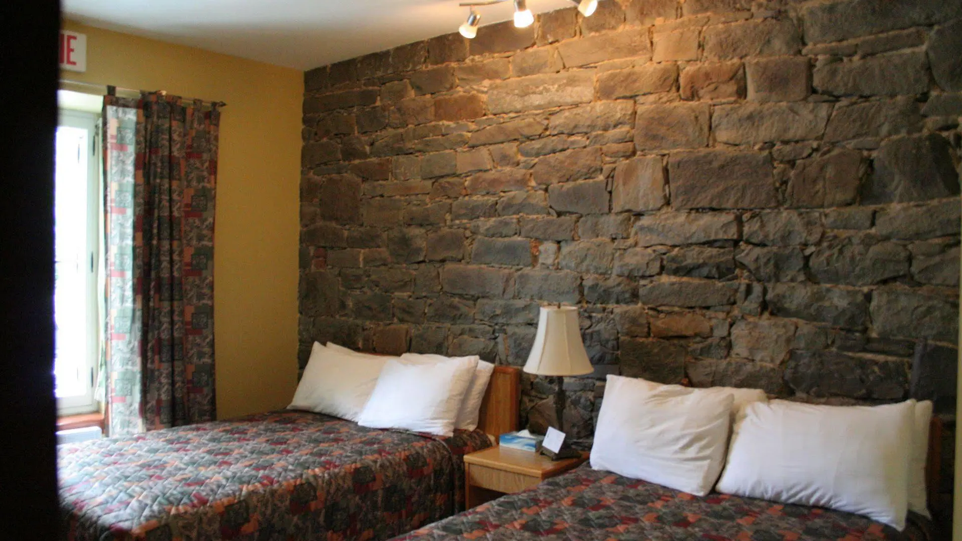 **  Hotel Maison Du General Québec Canada